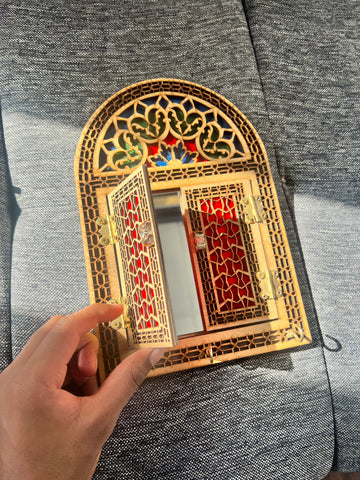 Traditional Window Mirror Keyholder