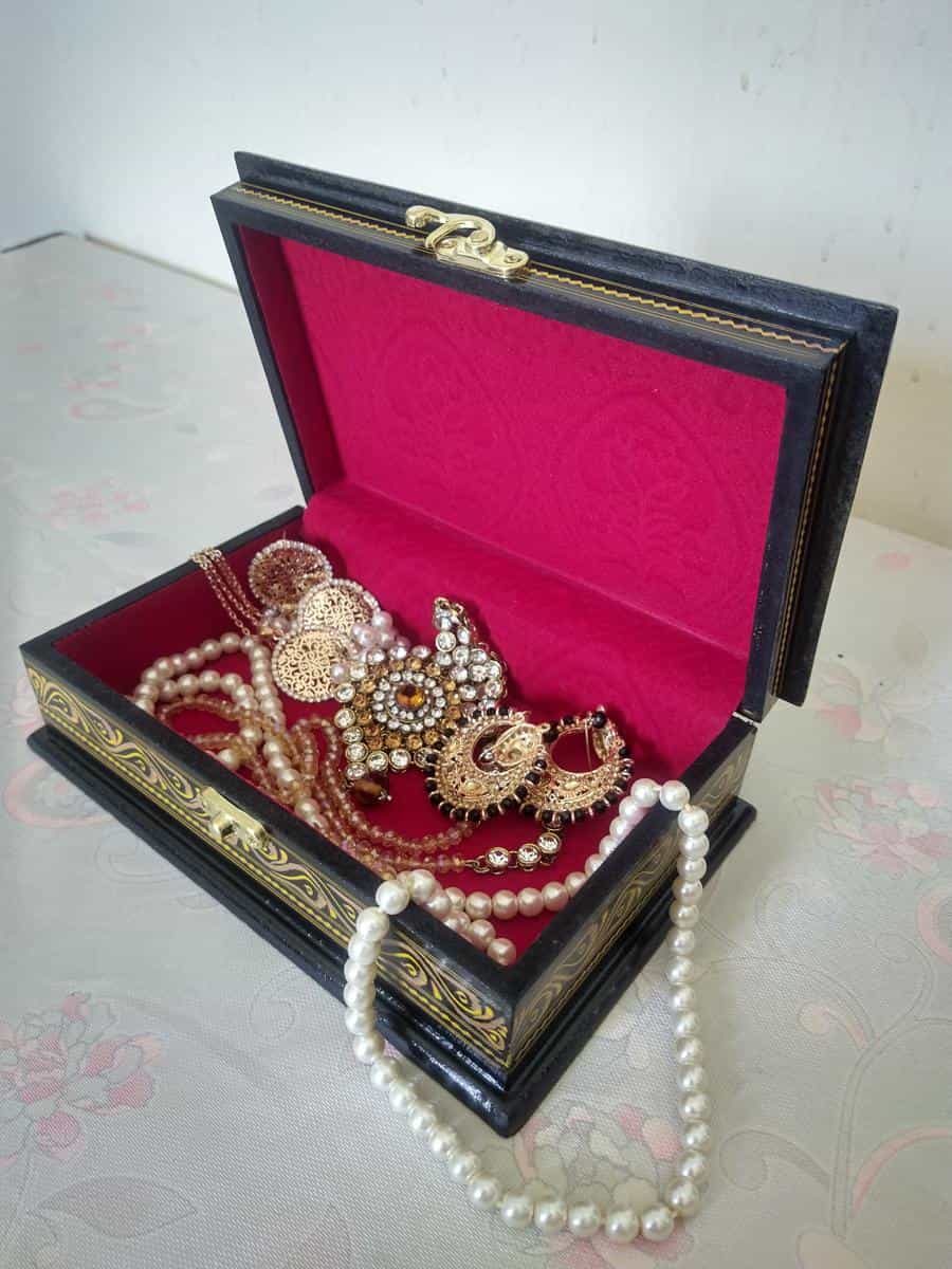 naqshi-™-jewellery-box-black-and-gold-naqshi.pk-home-decor-jewelry-boxes-1