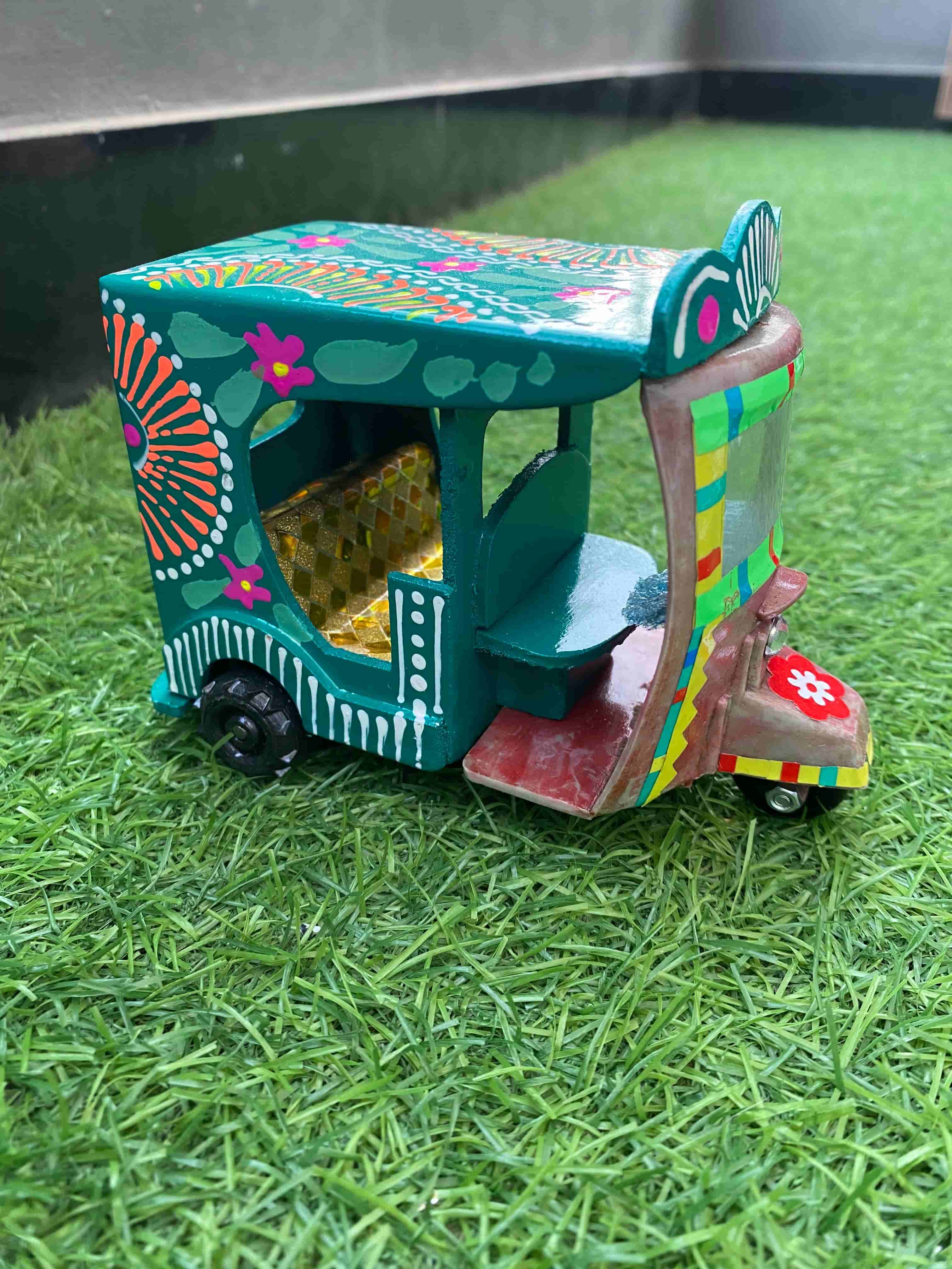 masterpiece-handcrafted-truck-art-rickshaw-green-color-naksh-decor-home-decor-truck-art-1