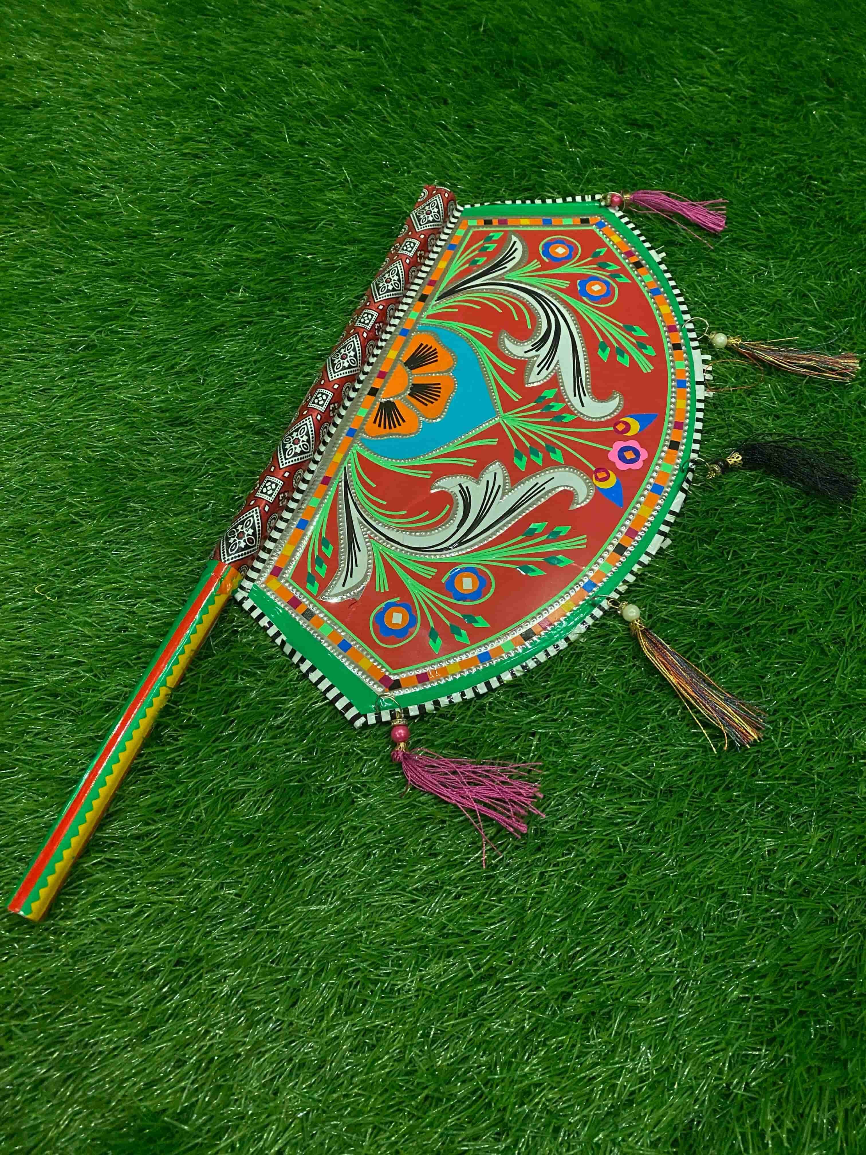 chamakpatti-traditional-handfan-red-naksh-decor-handfan-home-decor-truck-art-1